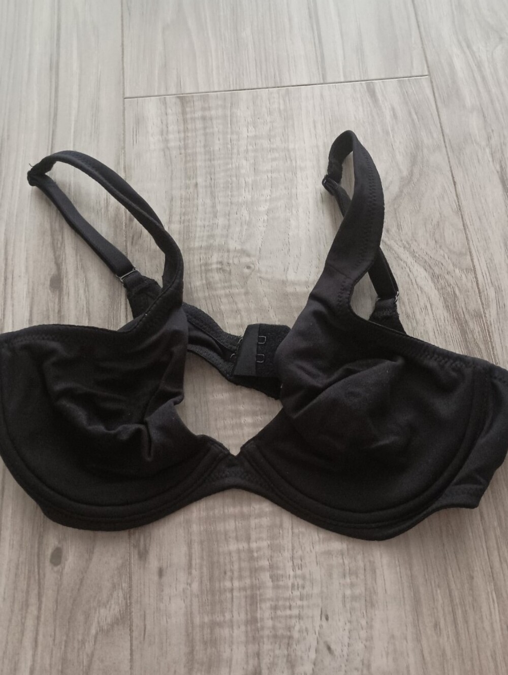 Body by Victoria Black Unlined Underwire Bra 32B NWT